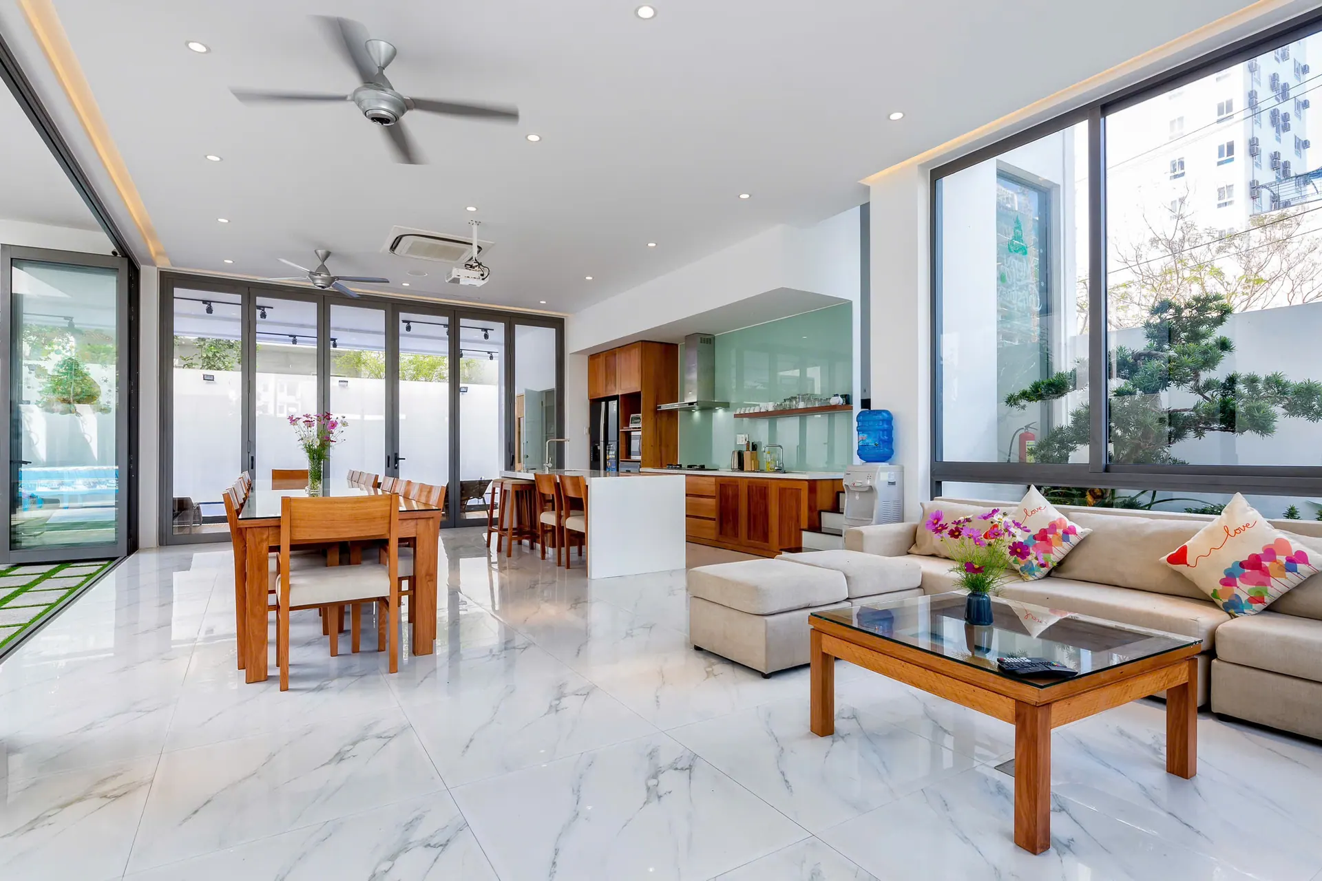 The Stunning Luxurious Villa by My Khe beach An Hai 16